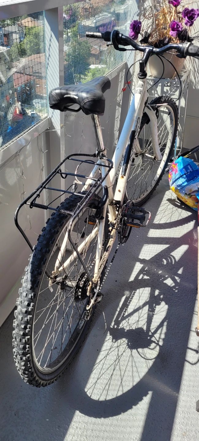 White Mountain Bike with Rear Rack - photo 2