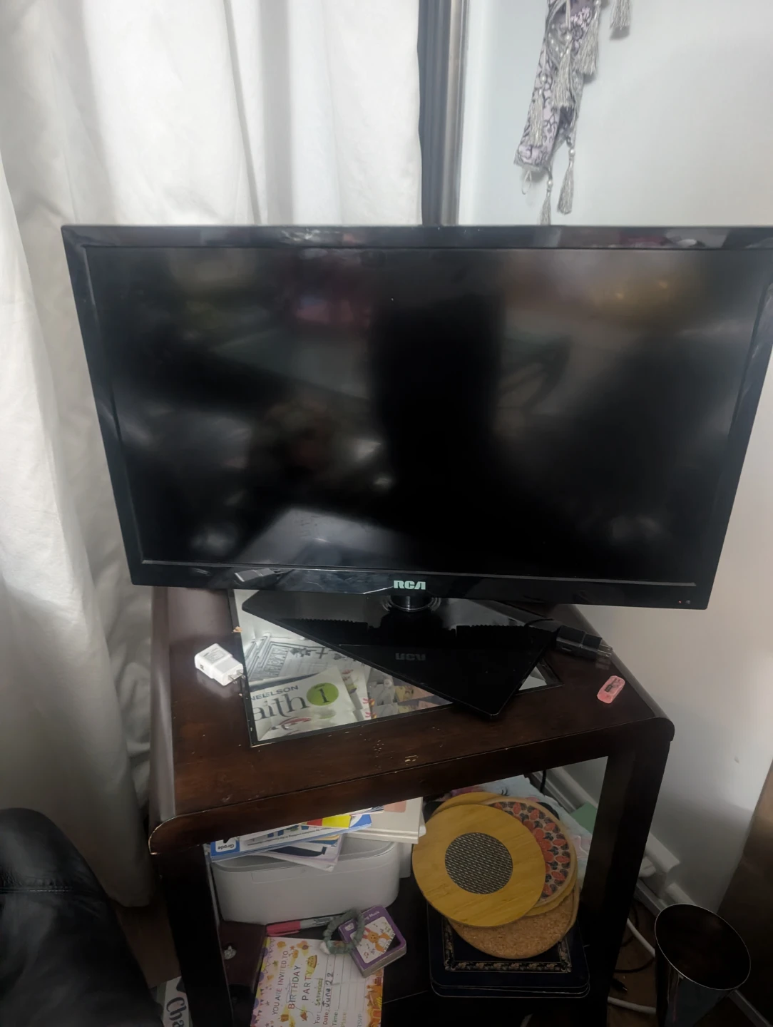 RCA 32" LED TV