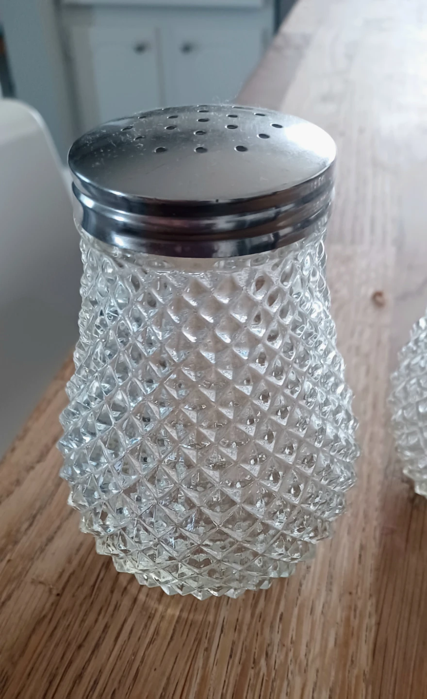 Set of 2 Glass Salt and Pepper Shakers - photo 2