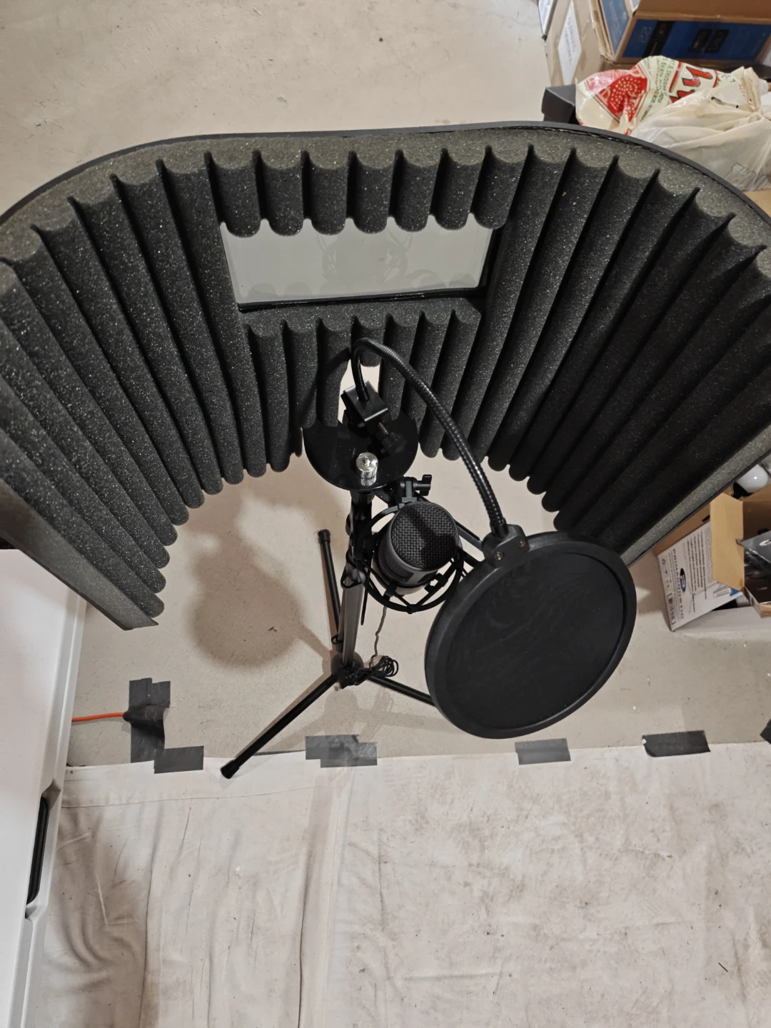 Portable Microphone Isolation Shield with Pop Filter - photo 3