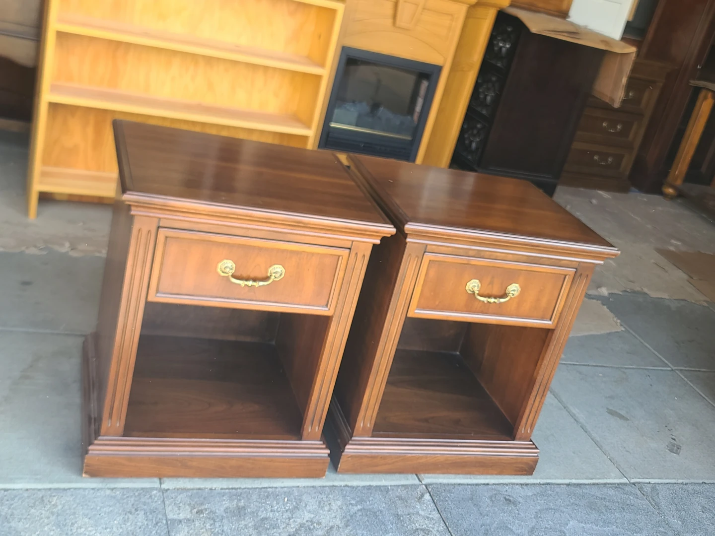Electrohome by Deilcraft Nightstands - photo 2
