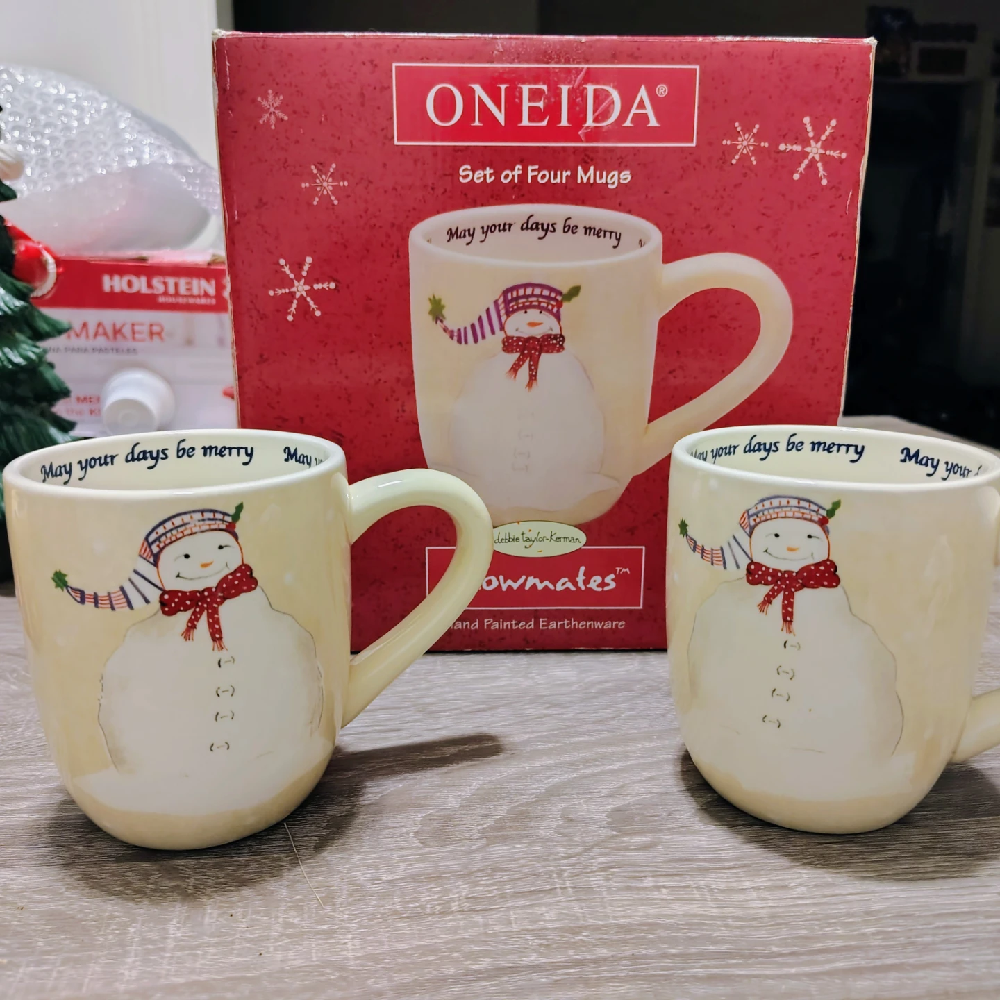 Oneida Snowmates Christmas Mug Set of 4