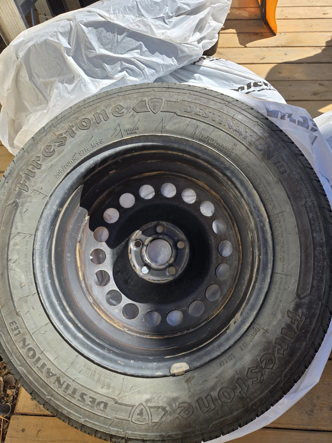Tires with rims - photo 4