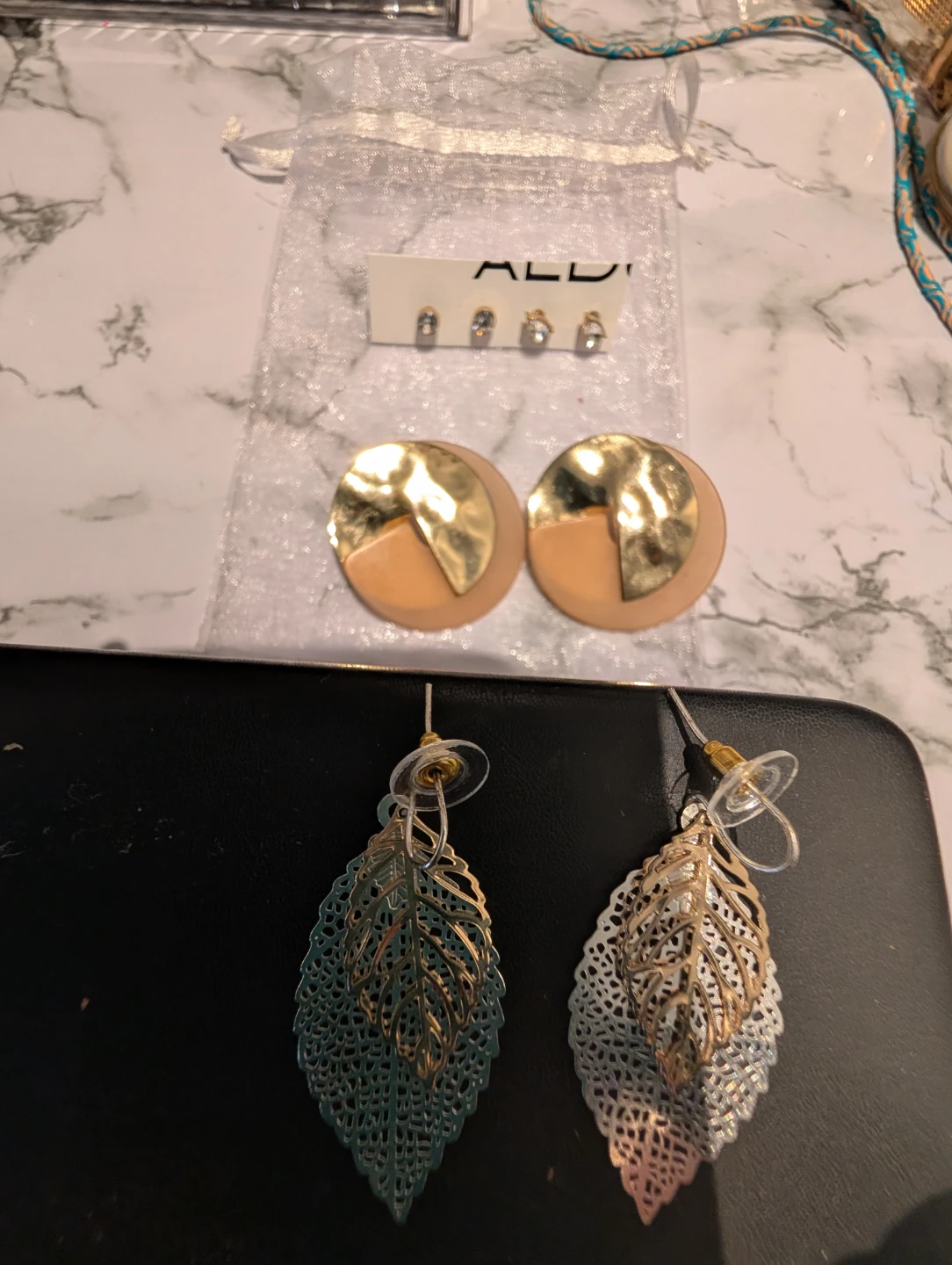4 pair of earings