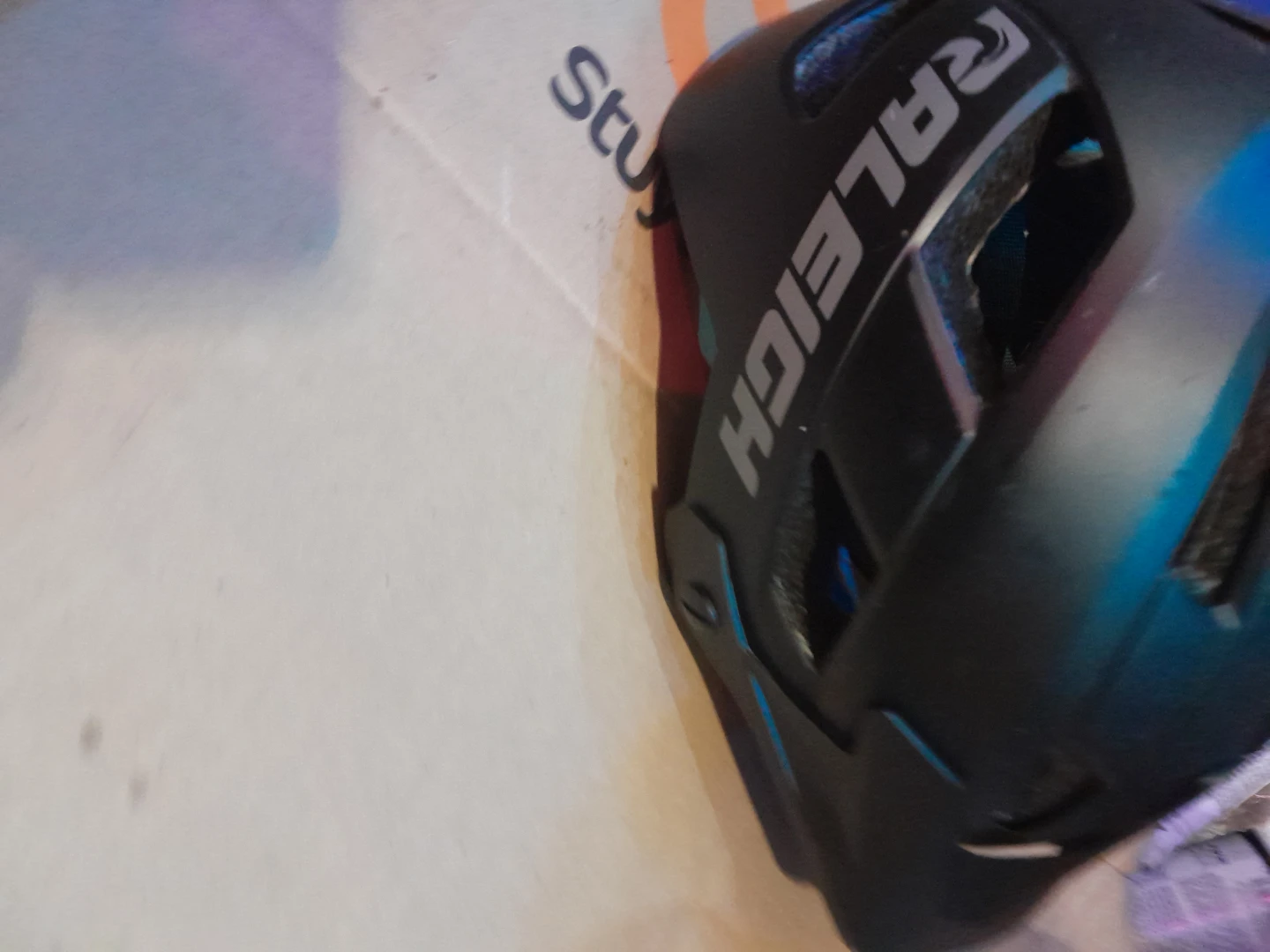 Raleigh Bicycle Helmet - photo 4