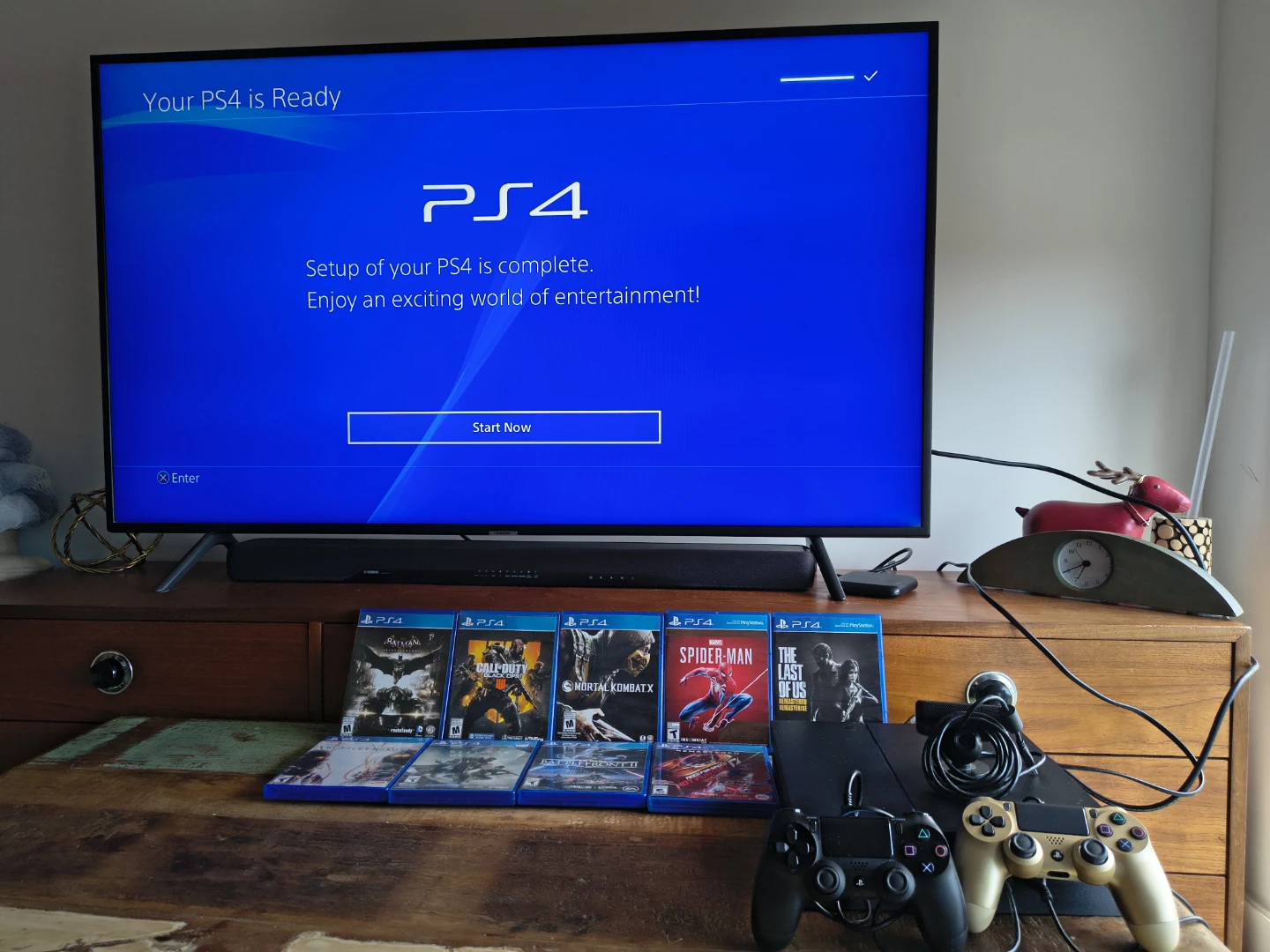 Sony PlayStation 4 Bundle, 2 Controllers, 10 Games, Camera 500Gb
