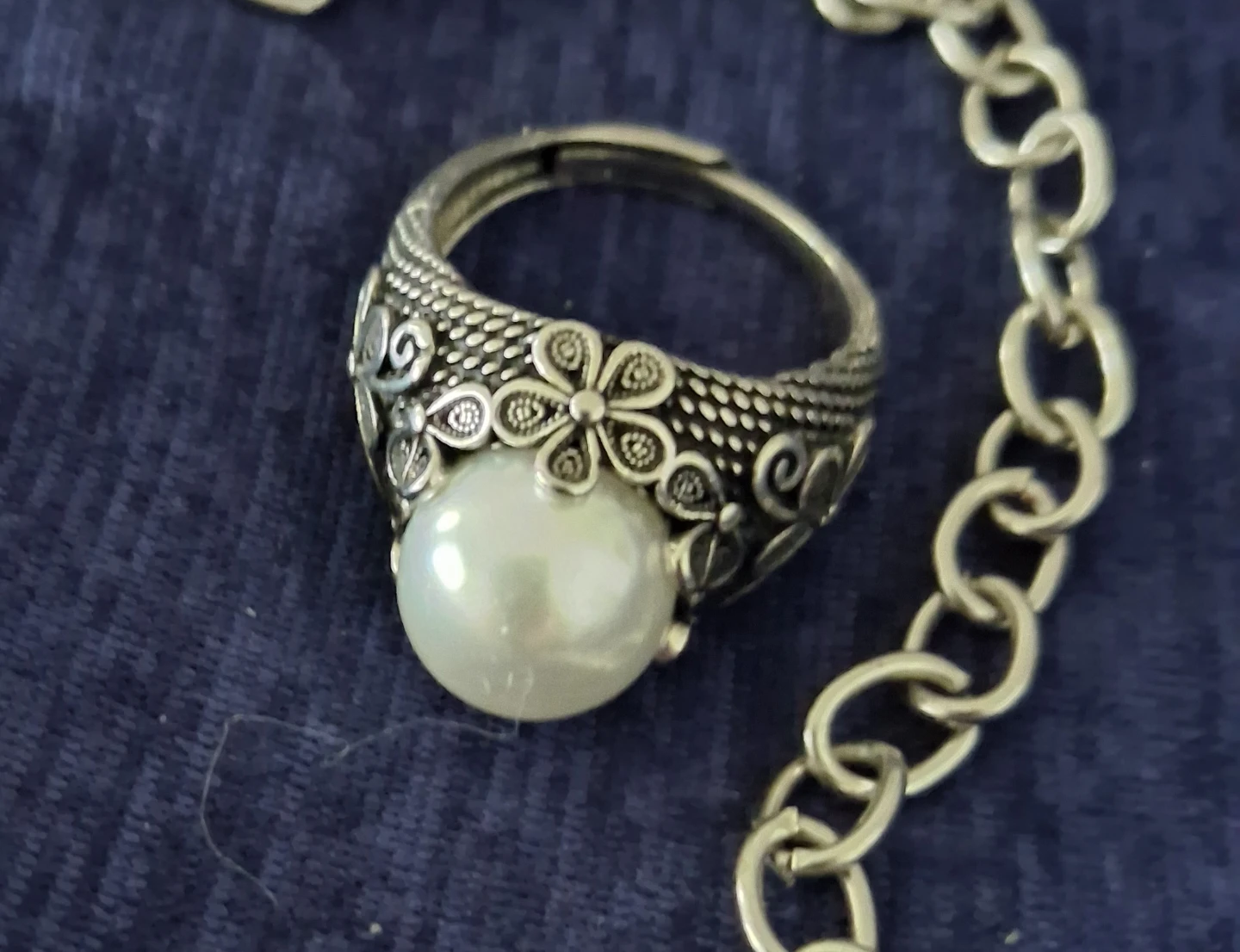 Vintage Style Pearl Ring and Heart Charm Necklace Set - photo 2