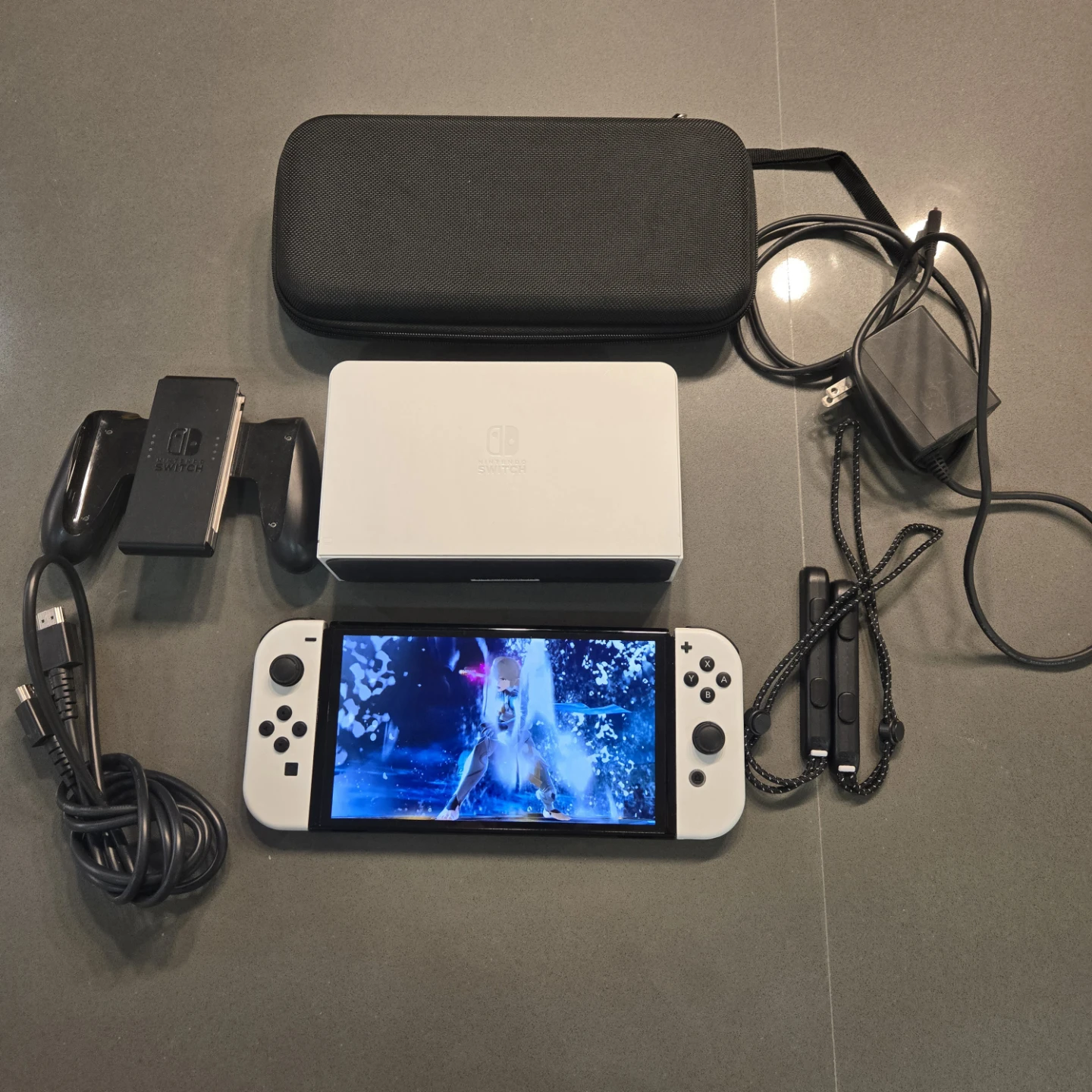 Switch OLED. All original accessories + case. Nintendo