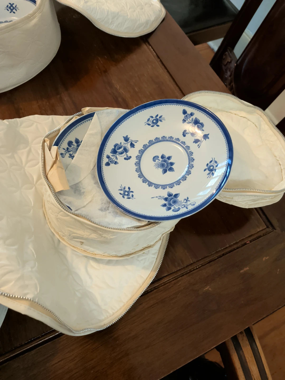 Vintage Blue & White Floral Dinnerware Set in Carrying Case - photo 5