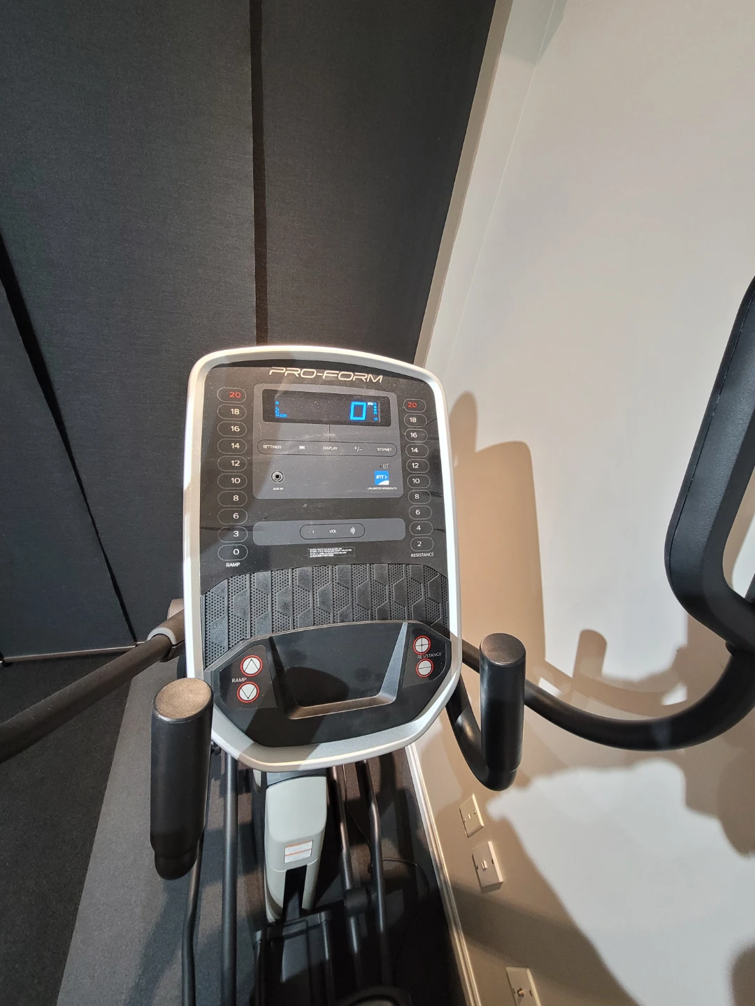 ProForm Carbon EL5 Trainer ELS Elliptical - photo 2