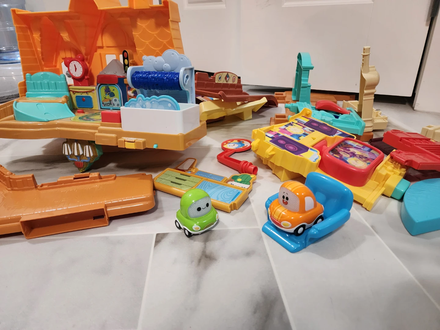 VTech Go! Go! Smart Wheels V-World Amusement Park Playset - photo 2