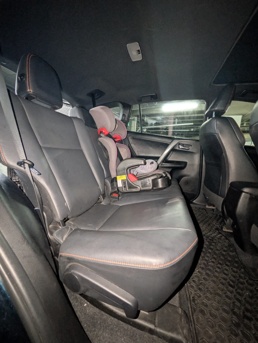 2018 Toyota RAV4 SE AWD - photo 5