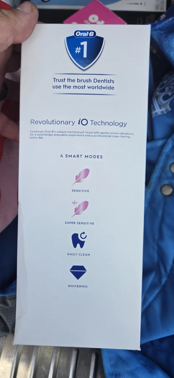Oral-B iO Series 4 Rechargeable Toothbrush - photo 2
