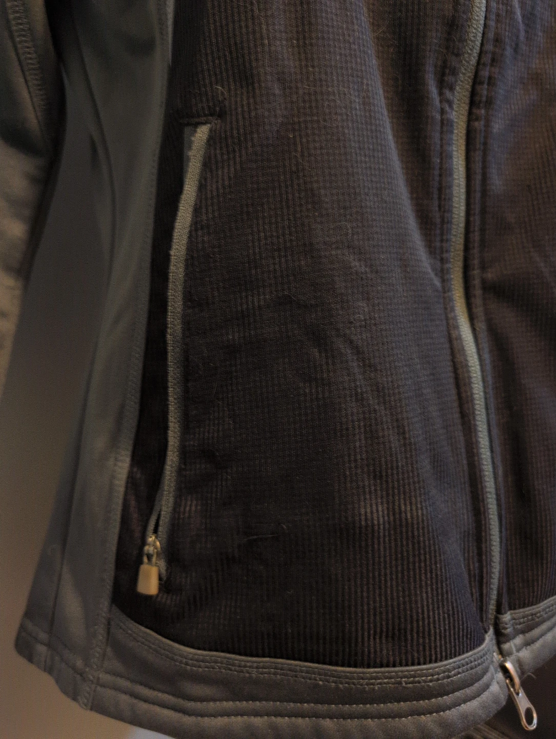 The Athletic Club grey two-tone zip-up jacket - photo 3