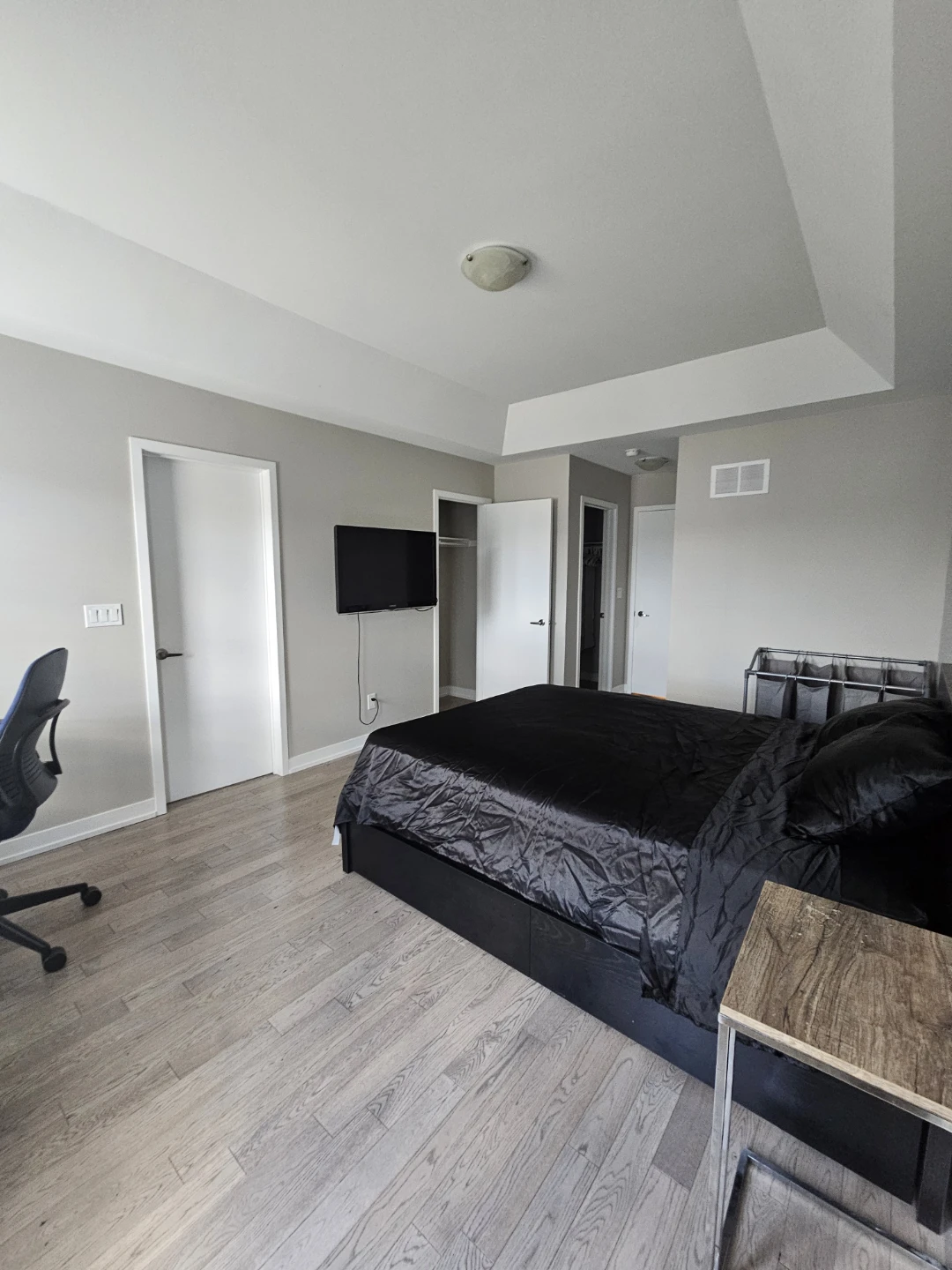 Master bedroom for rent in Vaughan