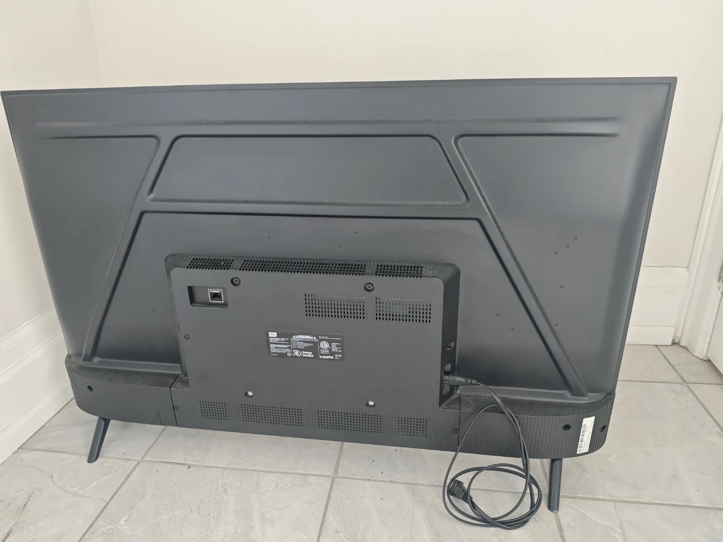 Broken screen TCL 43S451-CA Roku TV for parts - photo 2