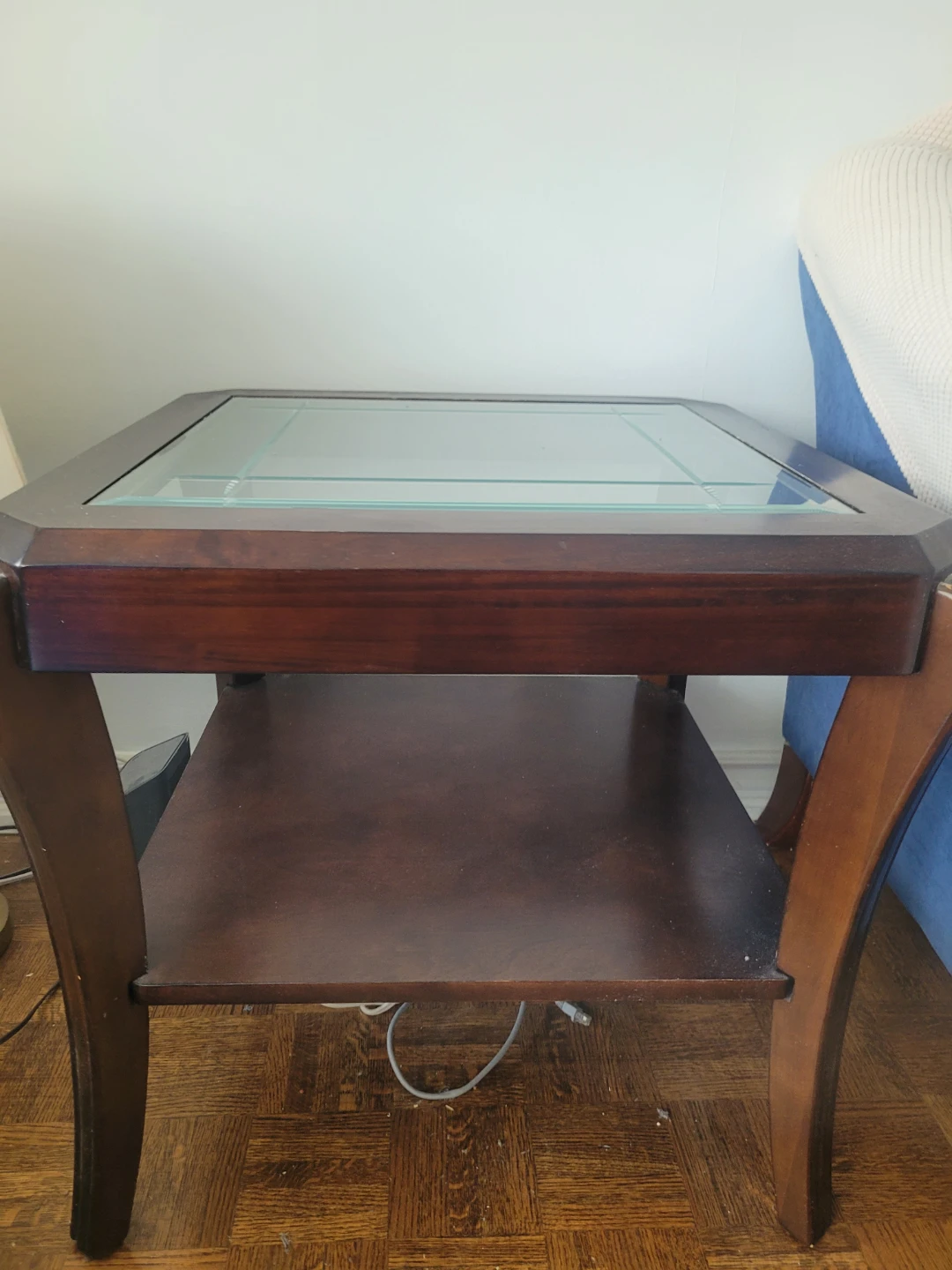 Elegant Glass-Top Coffee Table with 2 side tables. - photo 3
