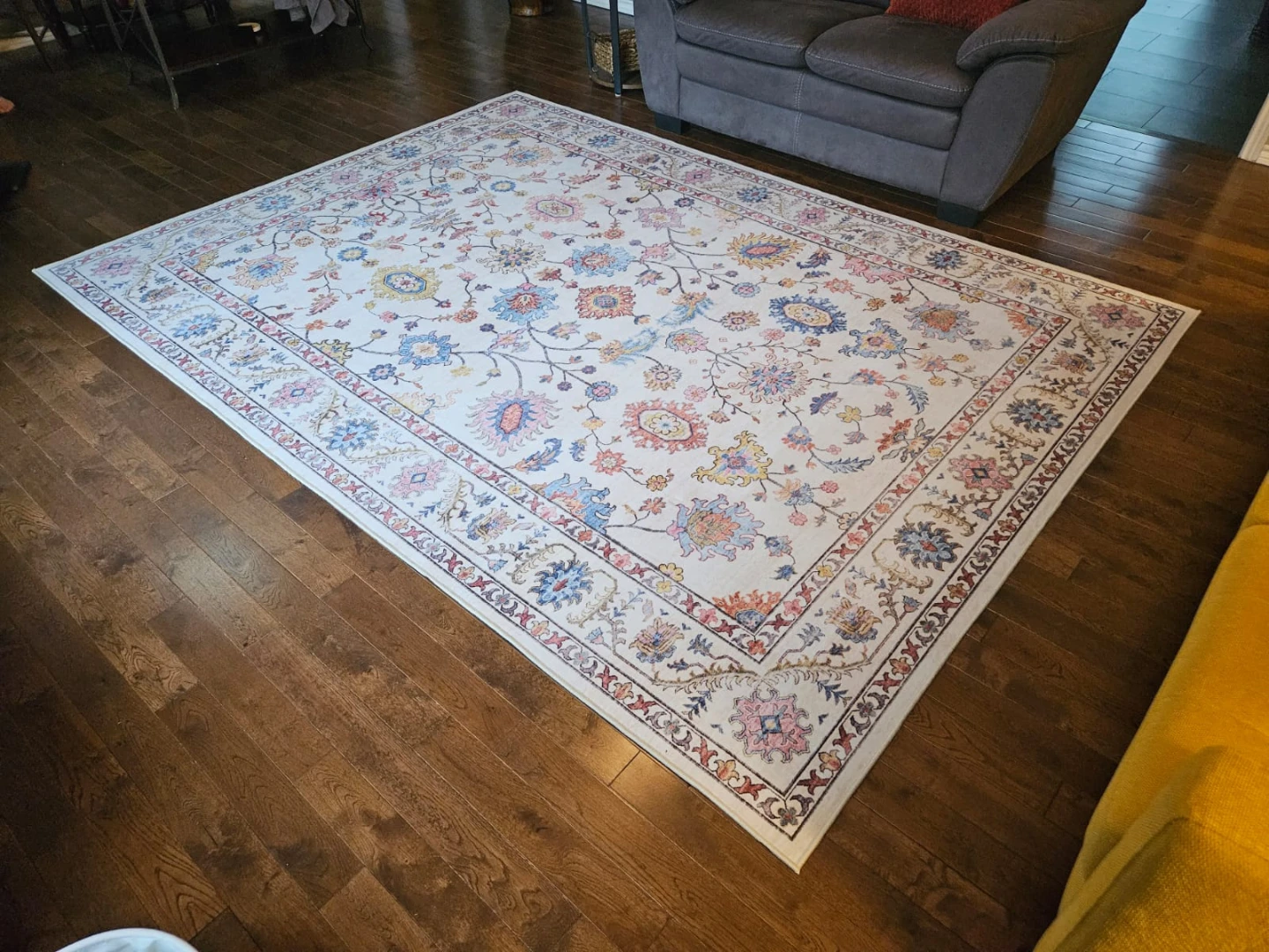 Area Rug with Floral Design