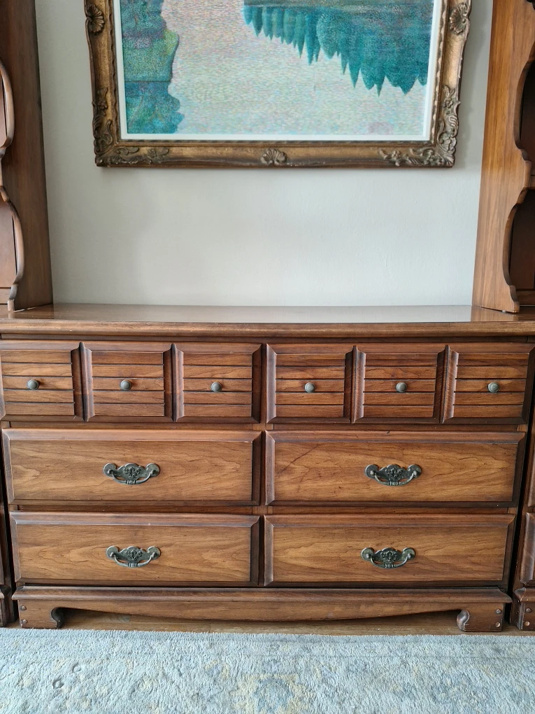 Wooden Dresser with 8 Drawers