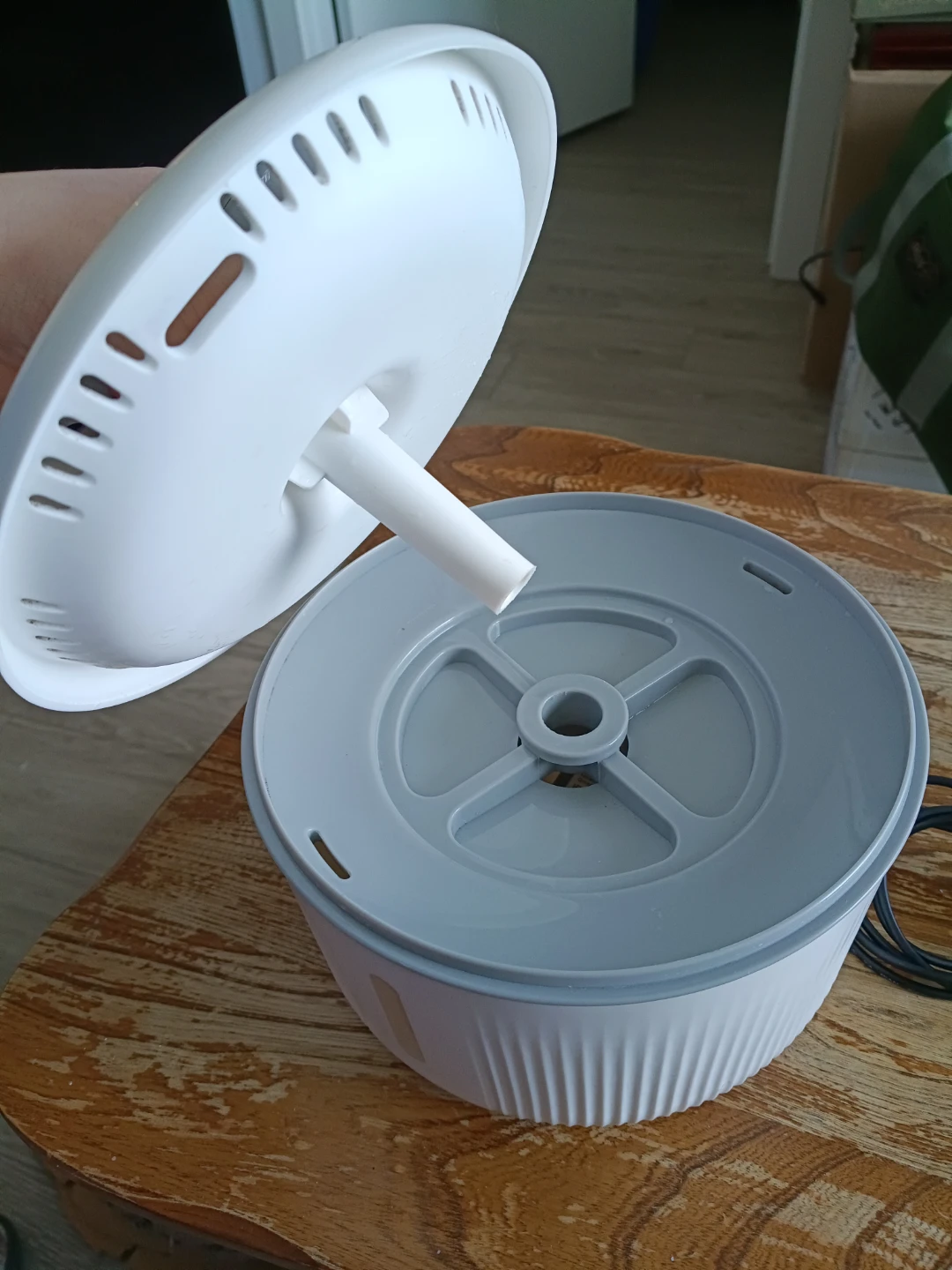 White Pet Water Fountain with USB Cable - photo 3