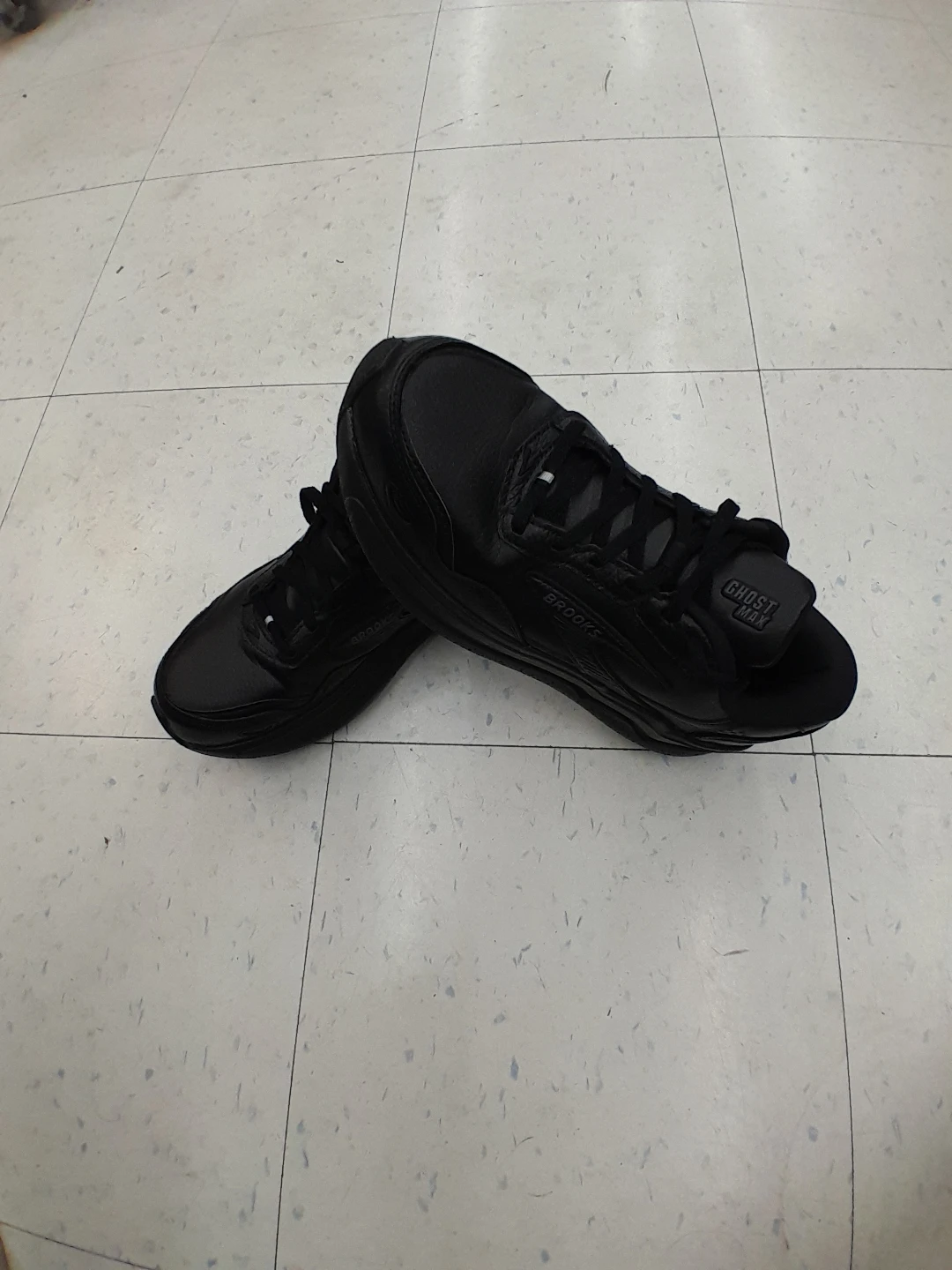 Brooks Ghost Max Black Running Shoes Women's size 8.5 - photo 2