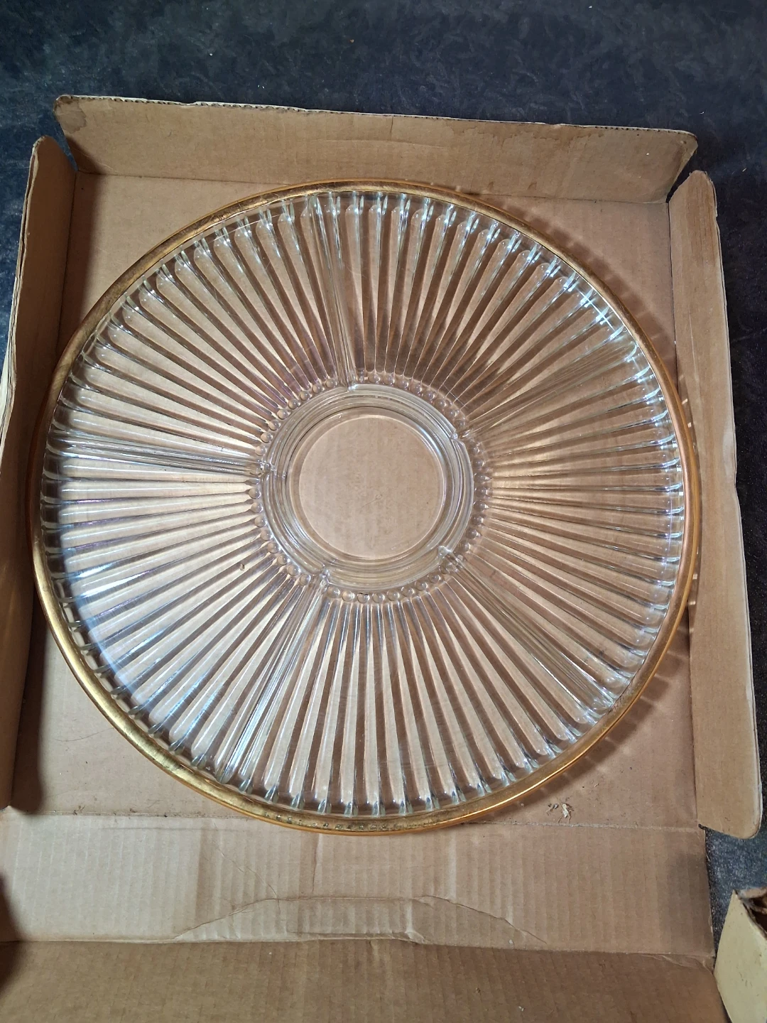 Jeannette Hospitality Gold 15" Partitioned Serving Tray - photo 3