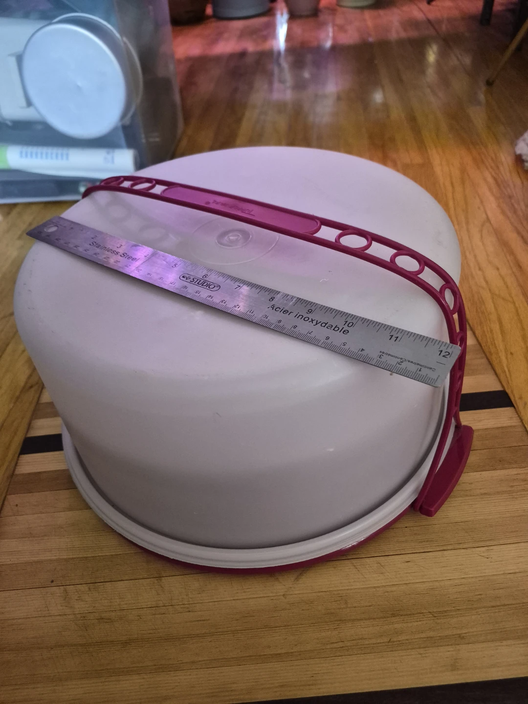 Tupperware Cake Taker Carrier Container