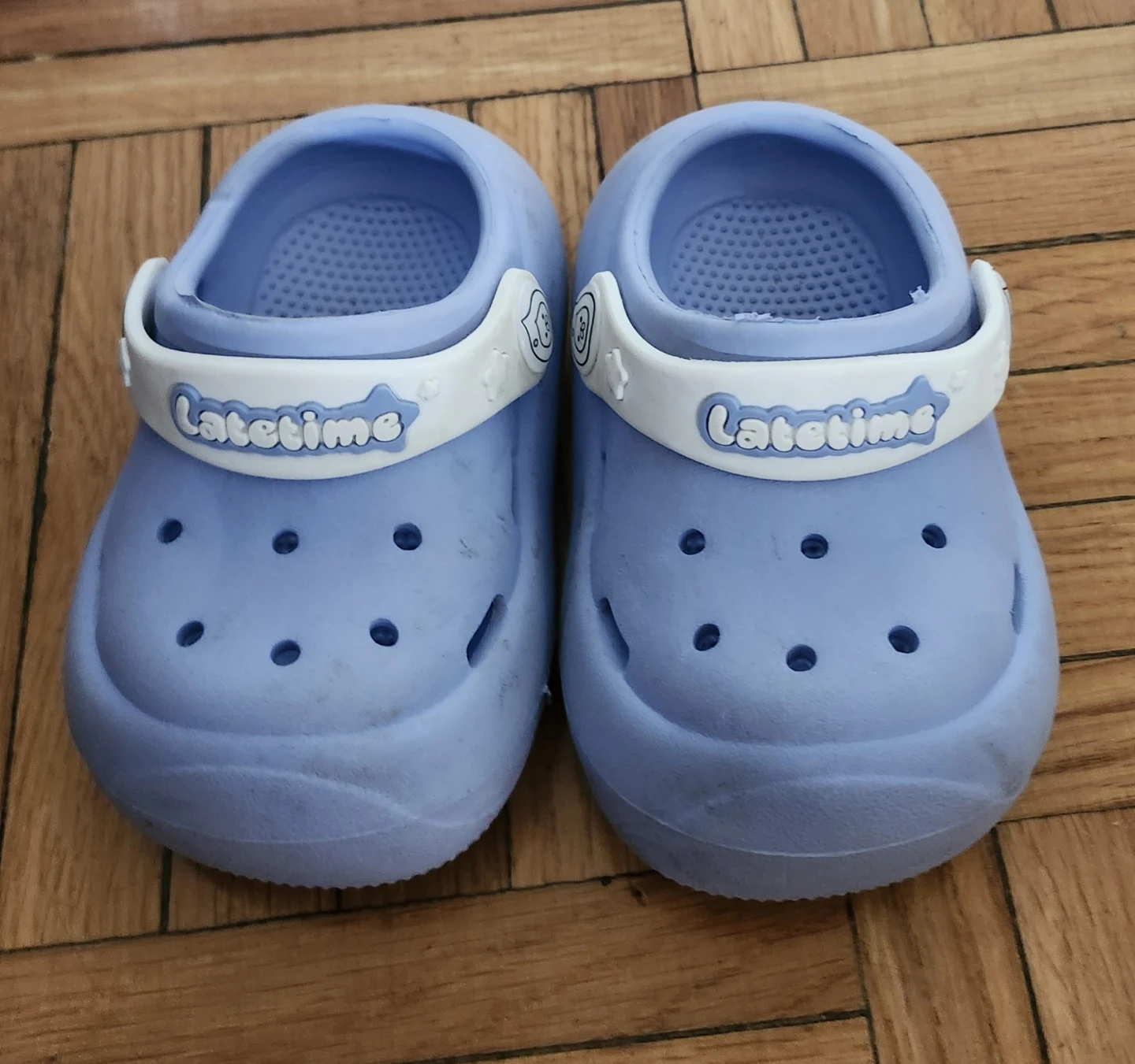 Baby Blue Clogs Size 130 (2.0)