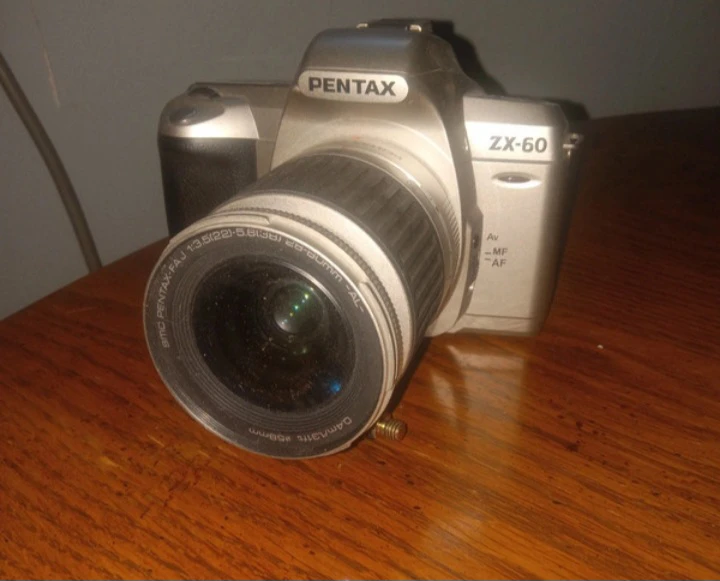 Pentax camera & zoom lens - photo 3