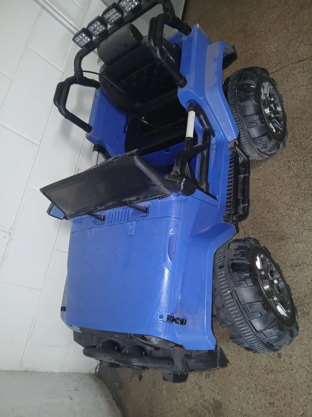 Kids car no batery working propertly