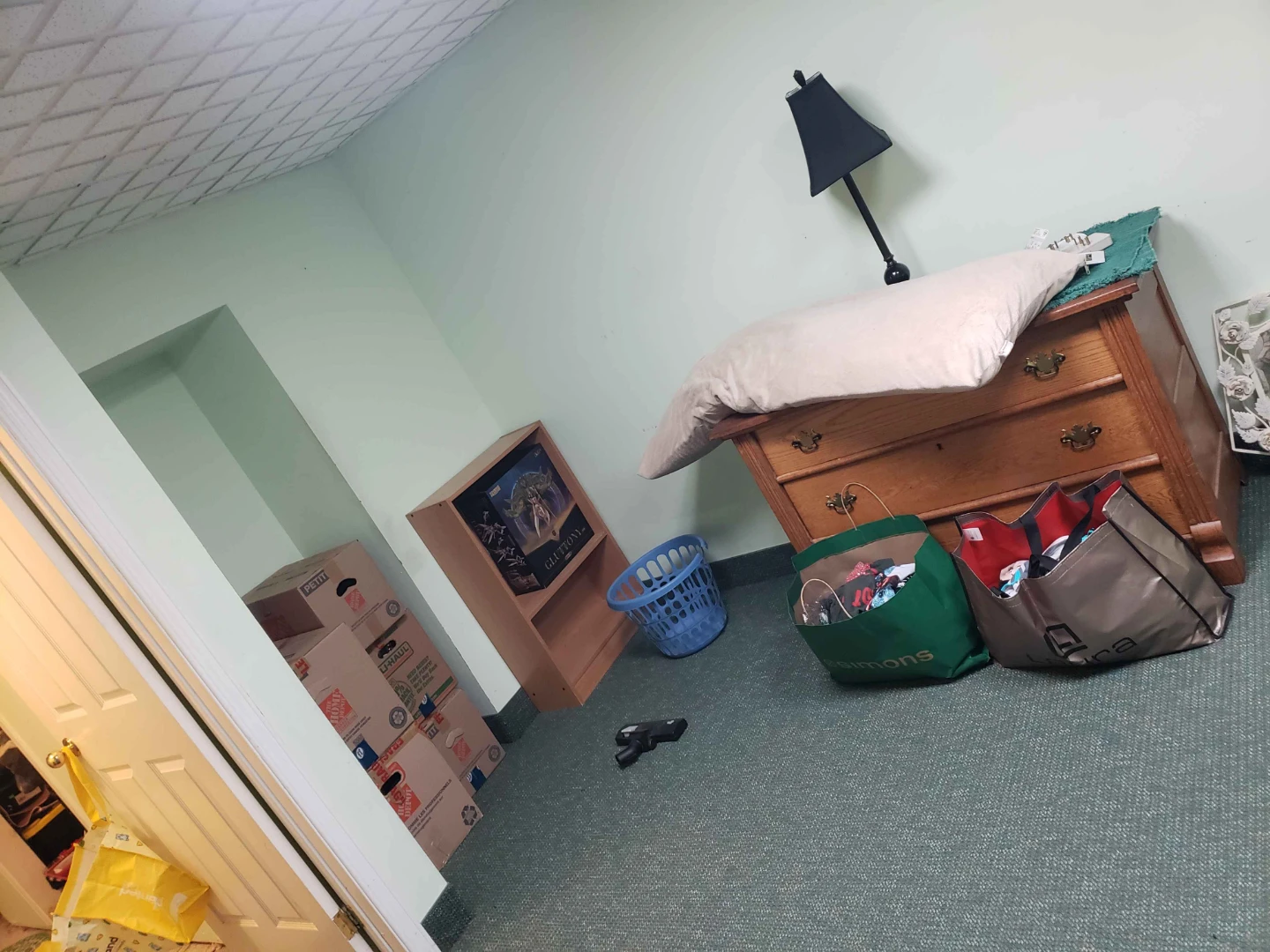 Basement Room for Rent - photo 2