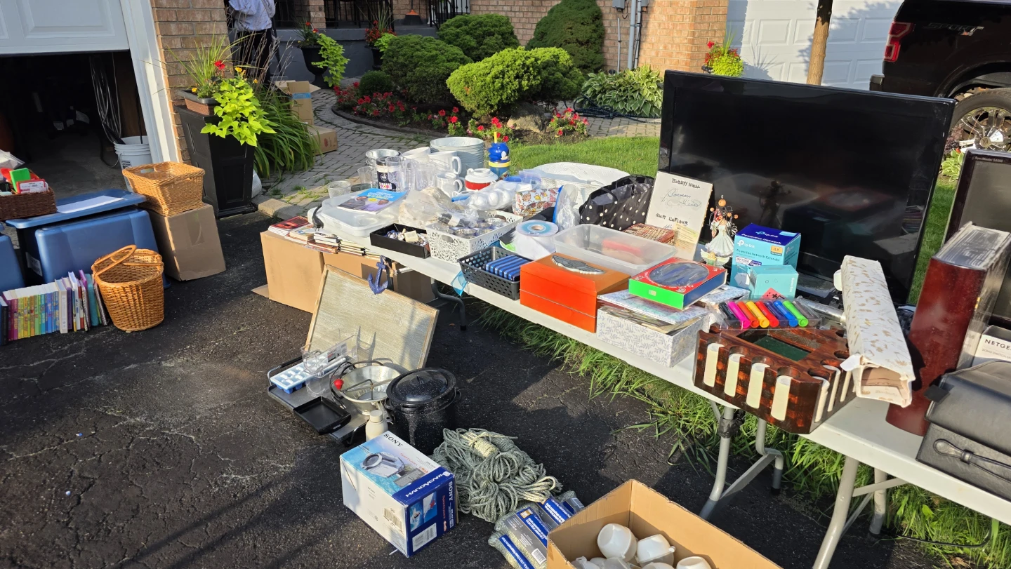 Garage Sale happening right now! MOTORBIKE SOLD - photo 2