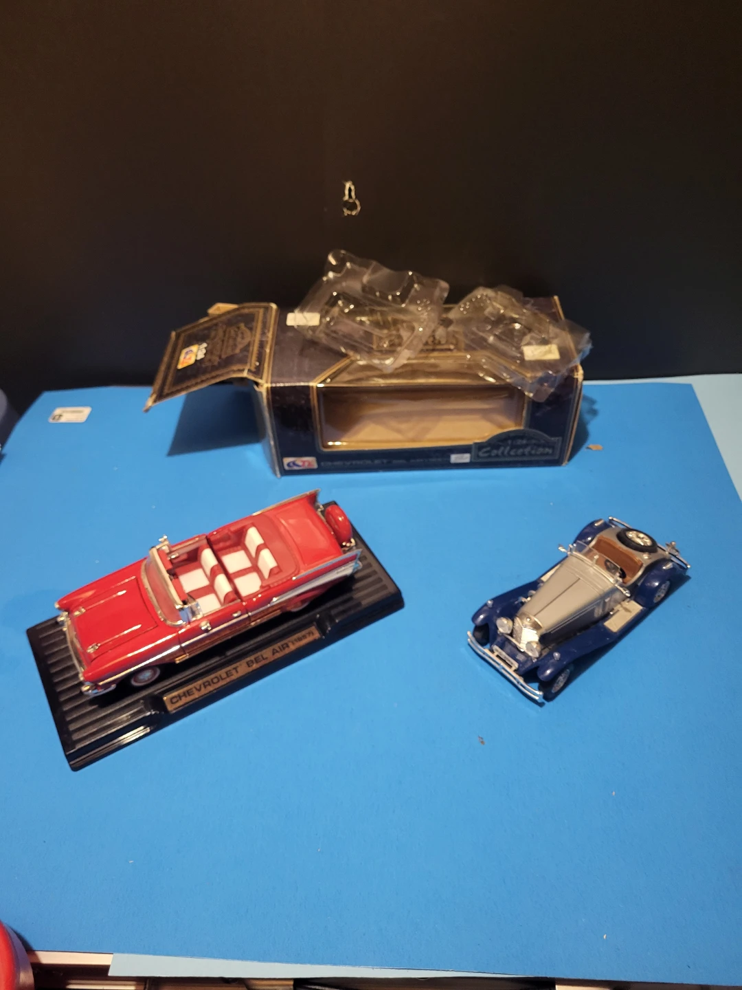 Model Cars: Chevrolet Bel Air & Vintage Roadster