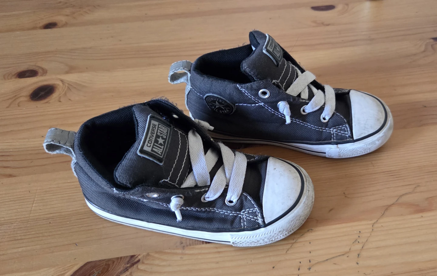 Converse All Star Toddler Shoes Size 9 - photo 2