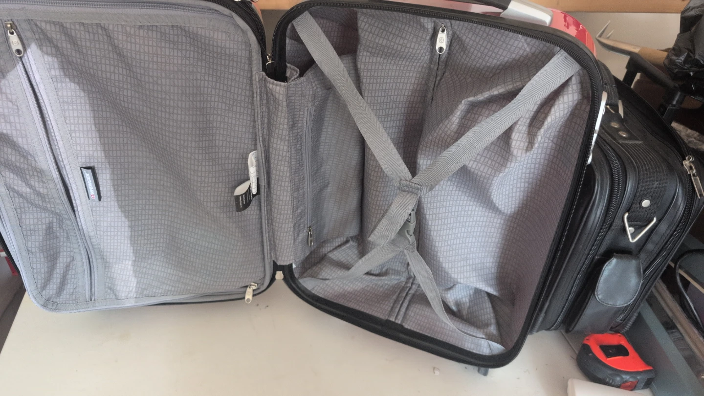 Swiss Wenger Red Hardside Carry-On Luggage - photo 3