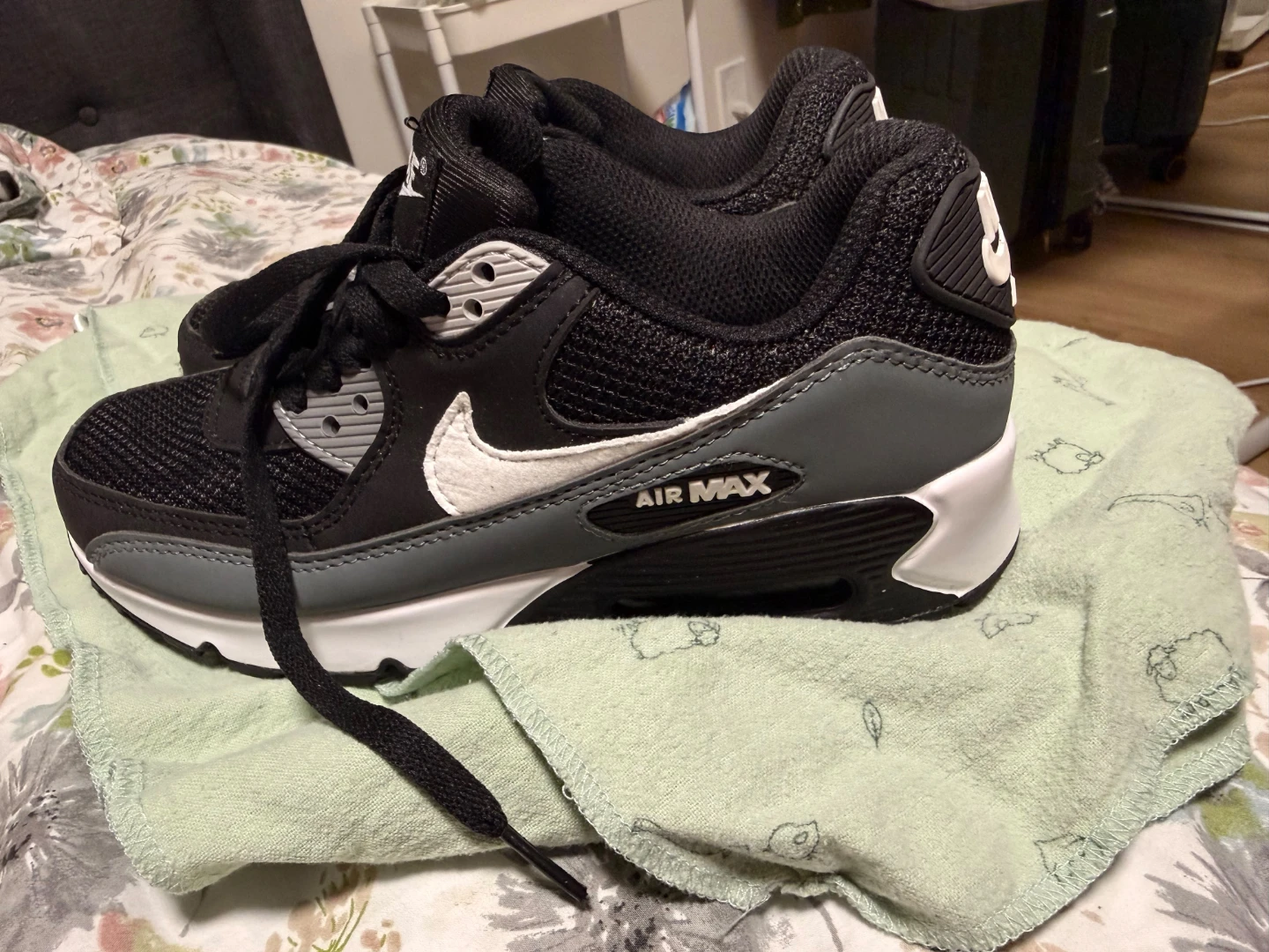 Nike Air Max 90 Shoes Black Grey White US 8 - photo 2