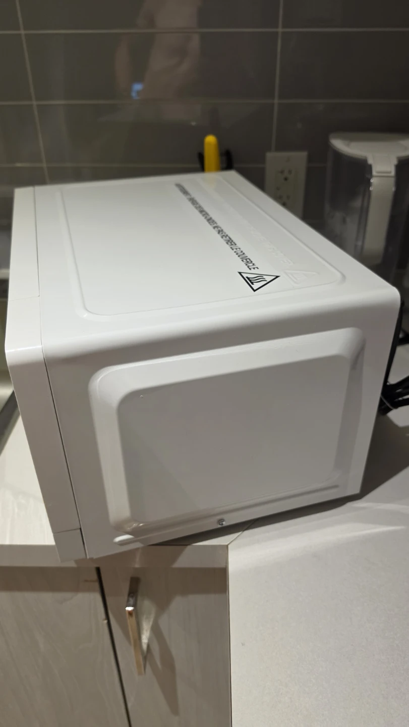 Hamilton Beach 0.7 cu. ft. Microwave Oven - White - photo 4