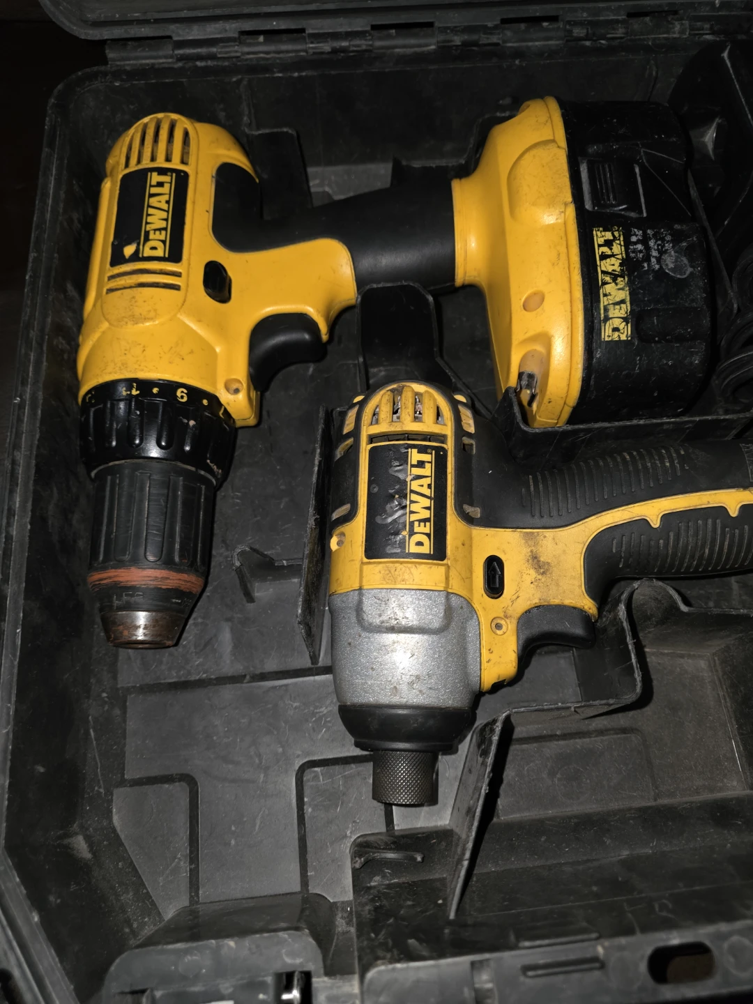 Older style DeWalt Cordless Drill and Impact Driver Combo Kit - photo 3