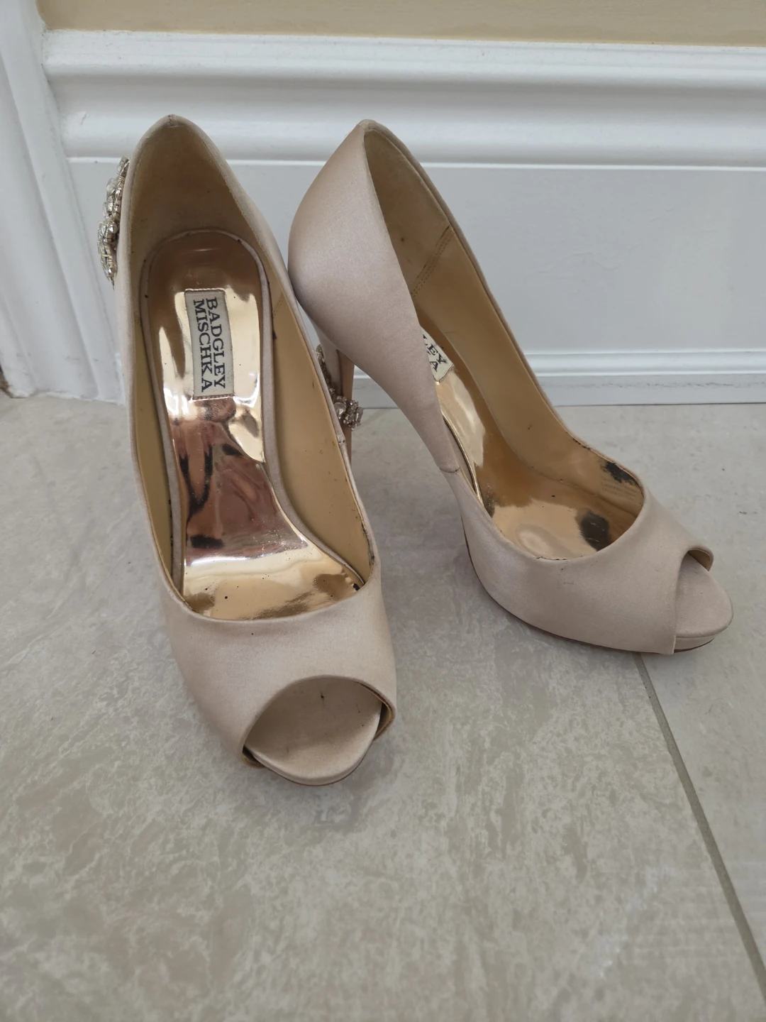 Badgley Mischka Beige Embellished Peep Toe Heels - photo 4