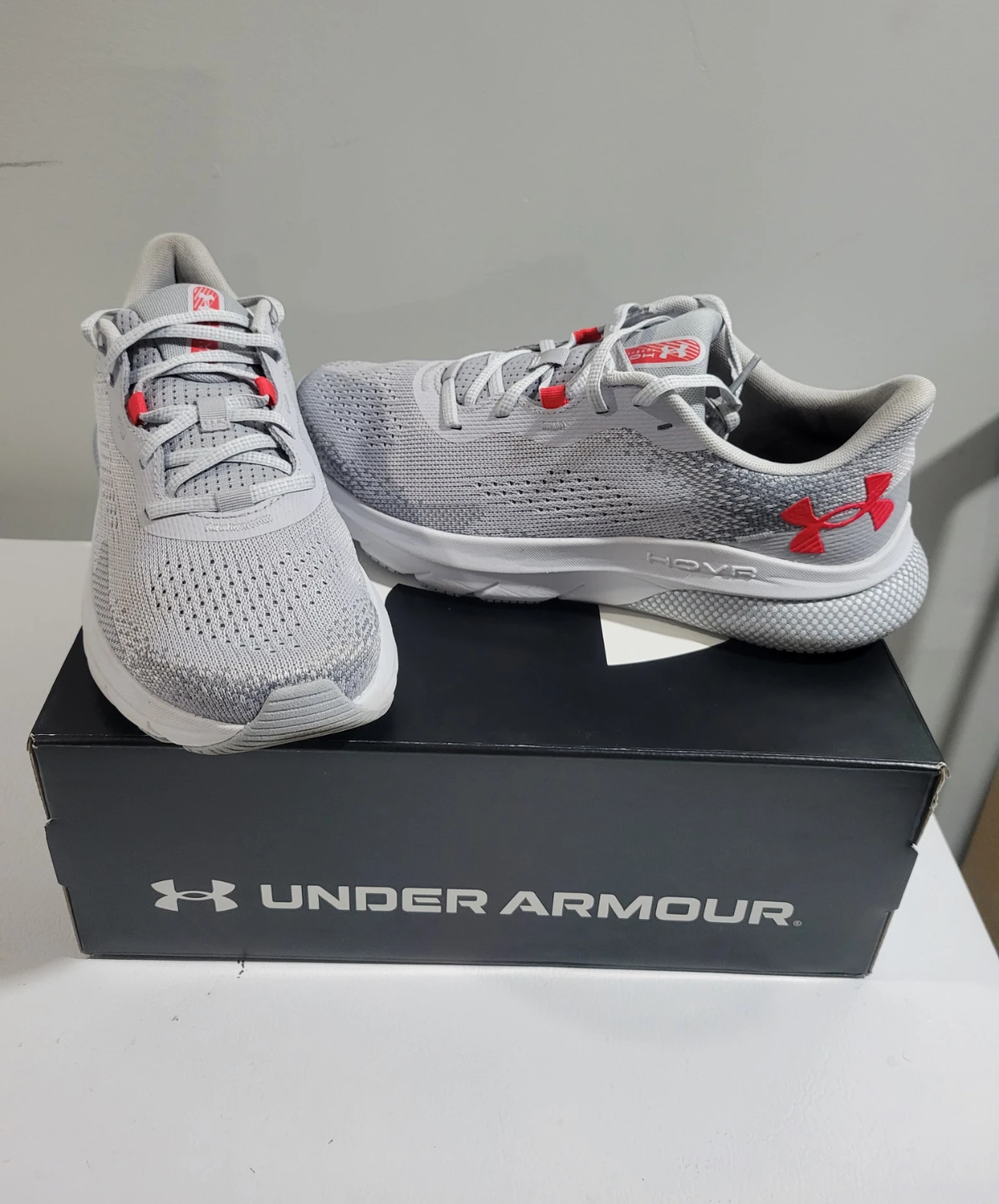 WOMEN'S UNDERARMOUR SHOES 8.5 - photo 2