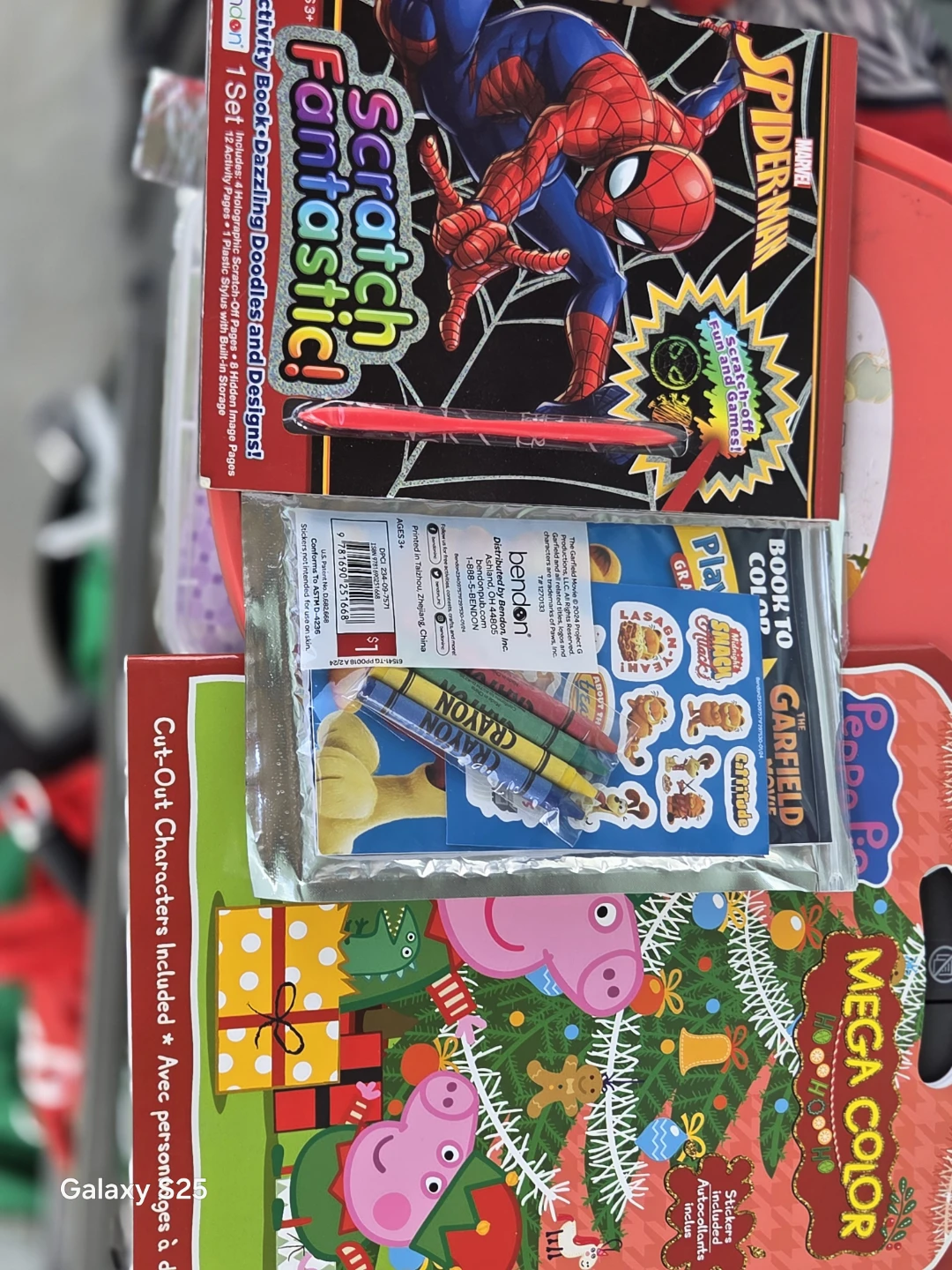 Marvel Spiderman Scratch & Sketch Activity Book - photo 2