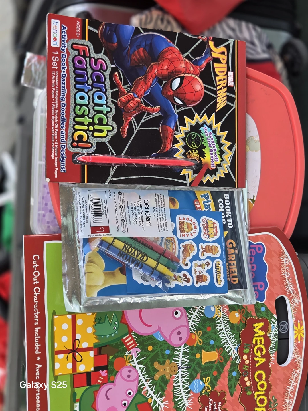 Marvel Spiderman Scratch & Sketch Activity Book - photo 5