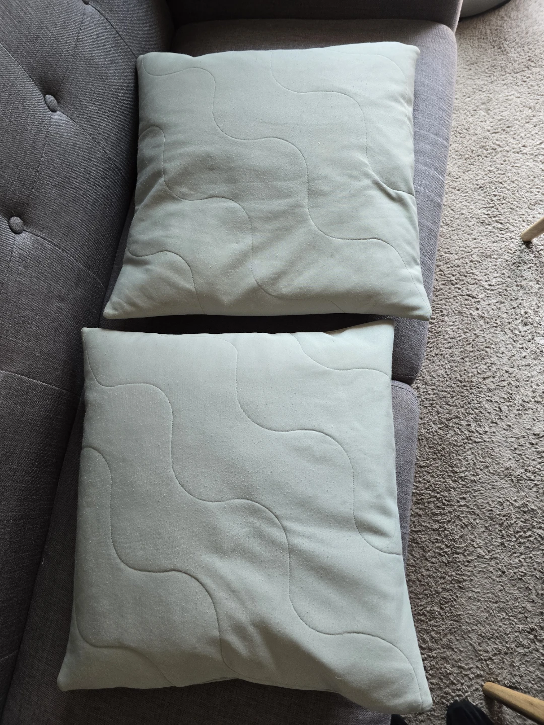 PUCKELMAL Cushion cover and FJÄDRAR inner cushion