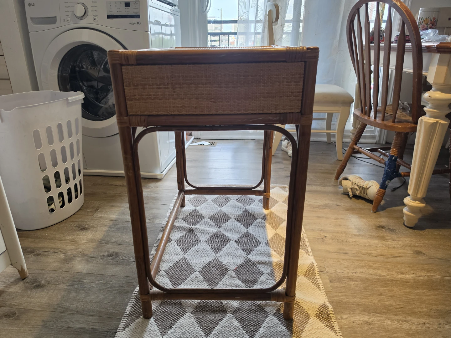 Wicker and wood side table with two drawers - photo 3