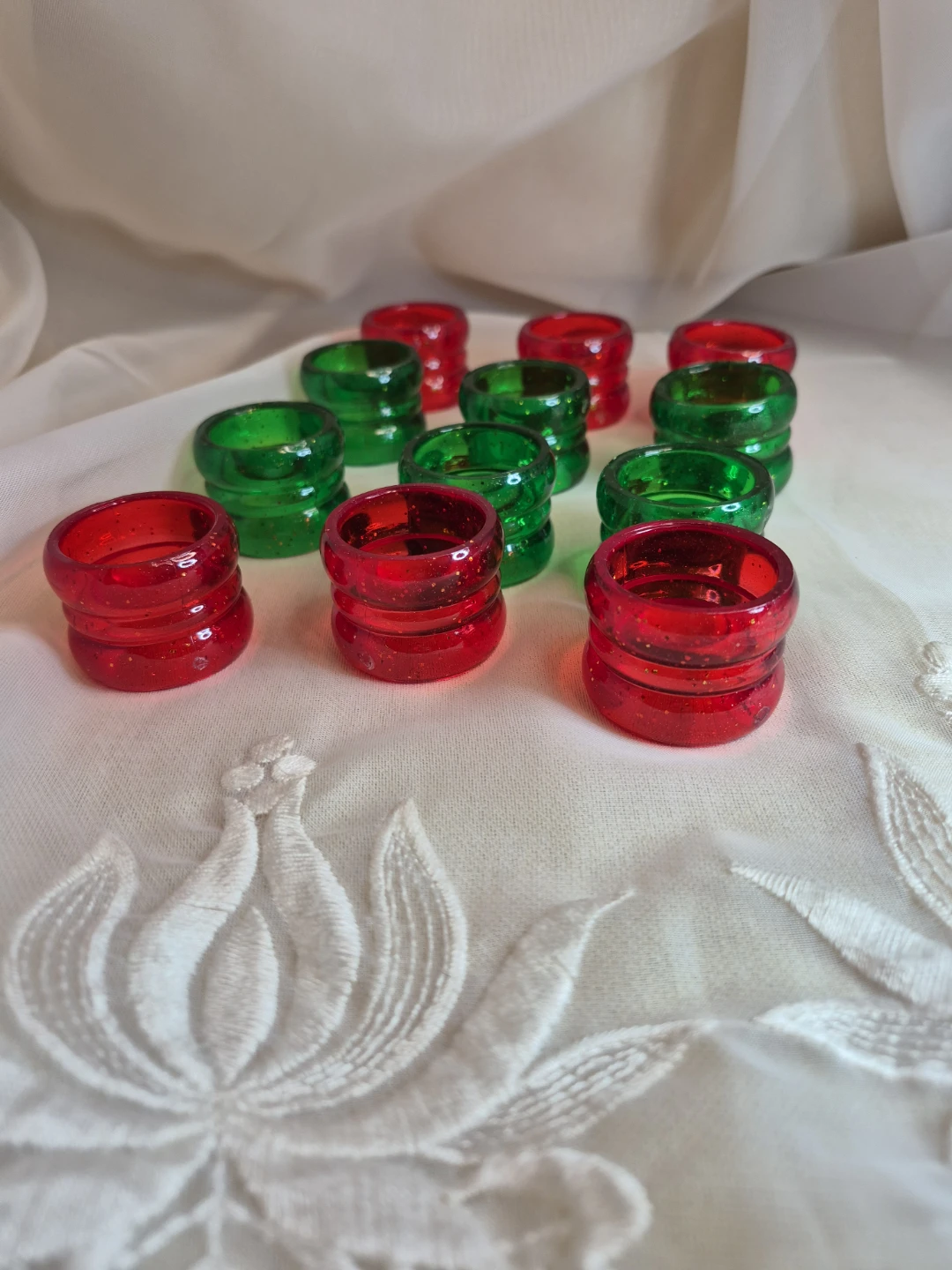 Set of 12 Plastic Christmas Holiday Napkin Rings Decor - photo 2