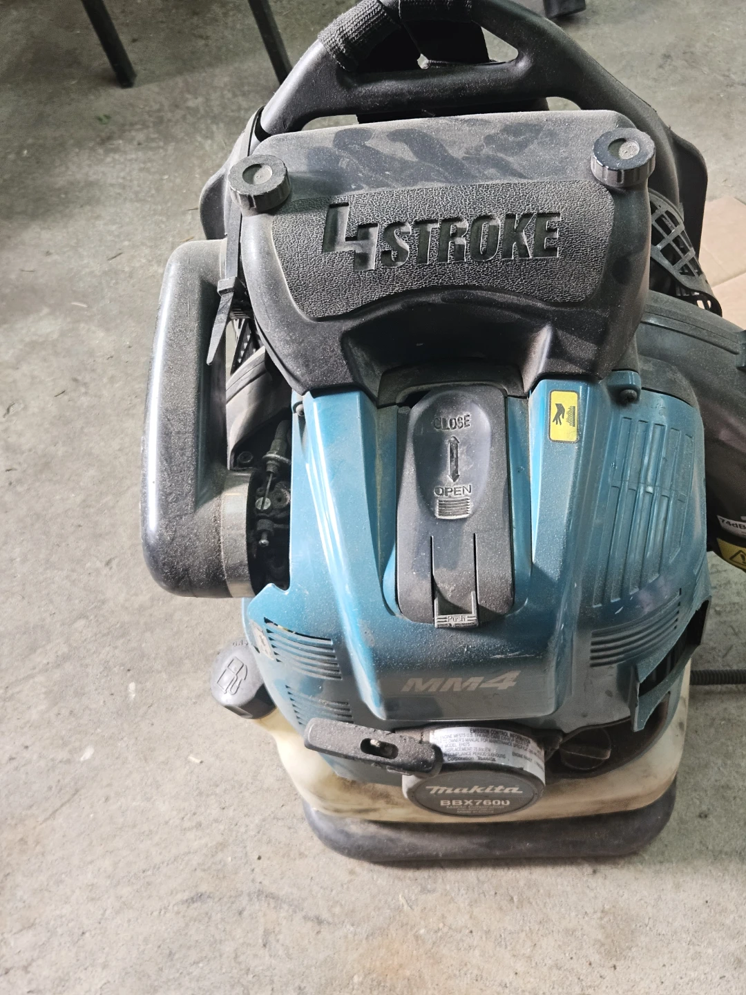 Makita BBX7600 4-Stroke Leaf Blower