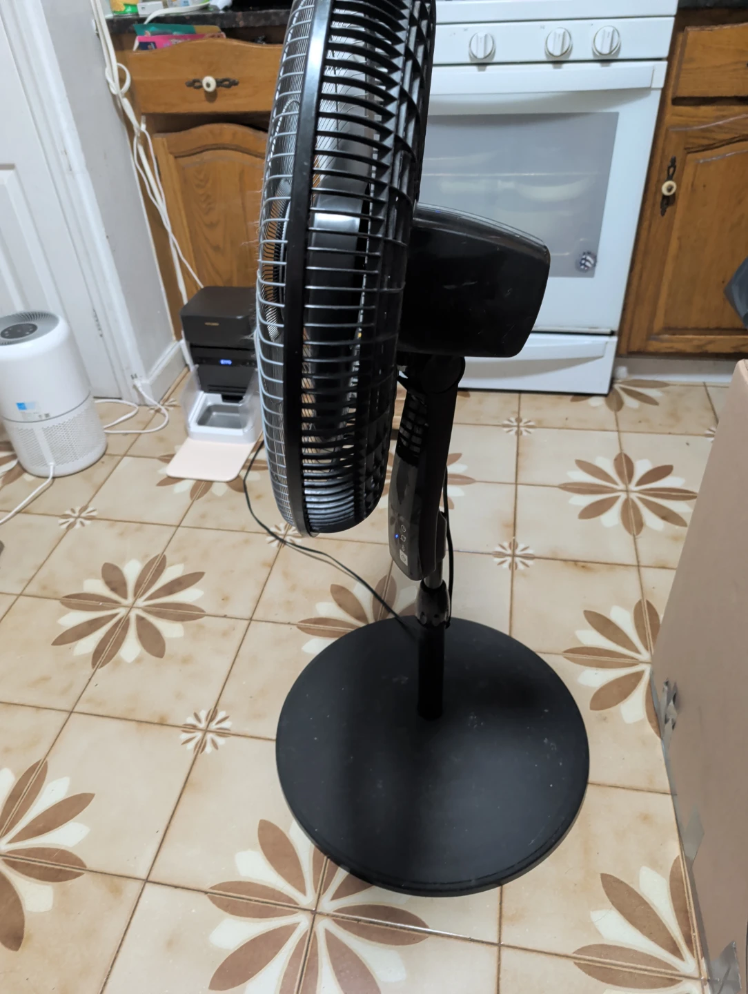 Lasko Pedestal Fan - photo 4