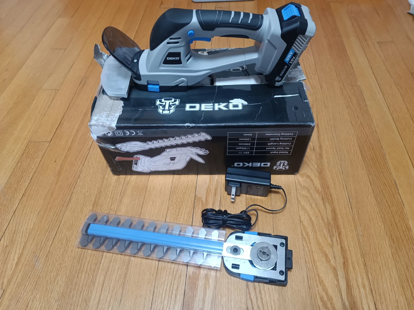 DEKO 20V Cordless Hedge Trimmer
