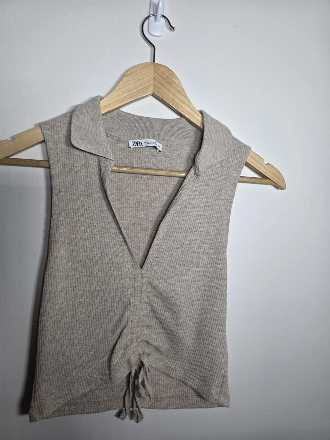 ZARA Ribbed Collared Sleeveless Top