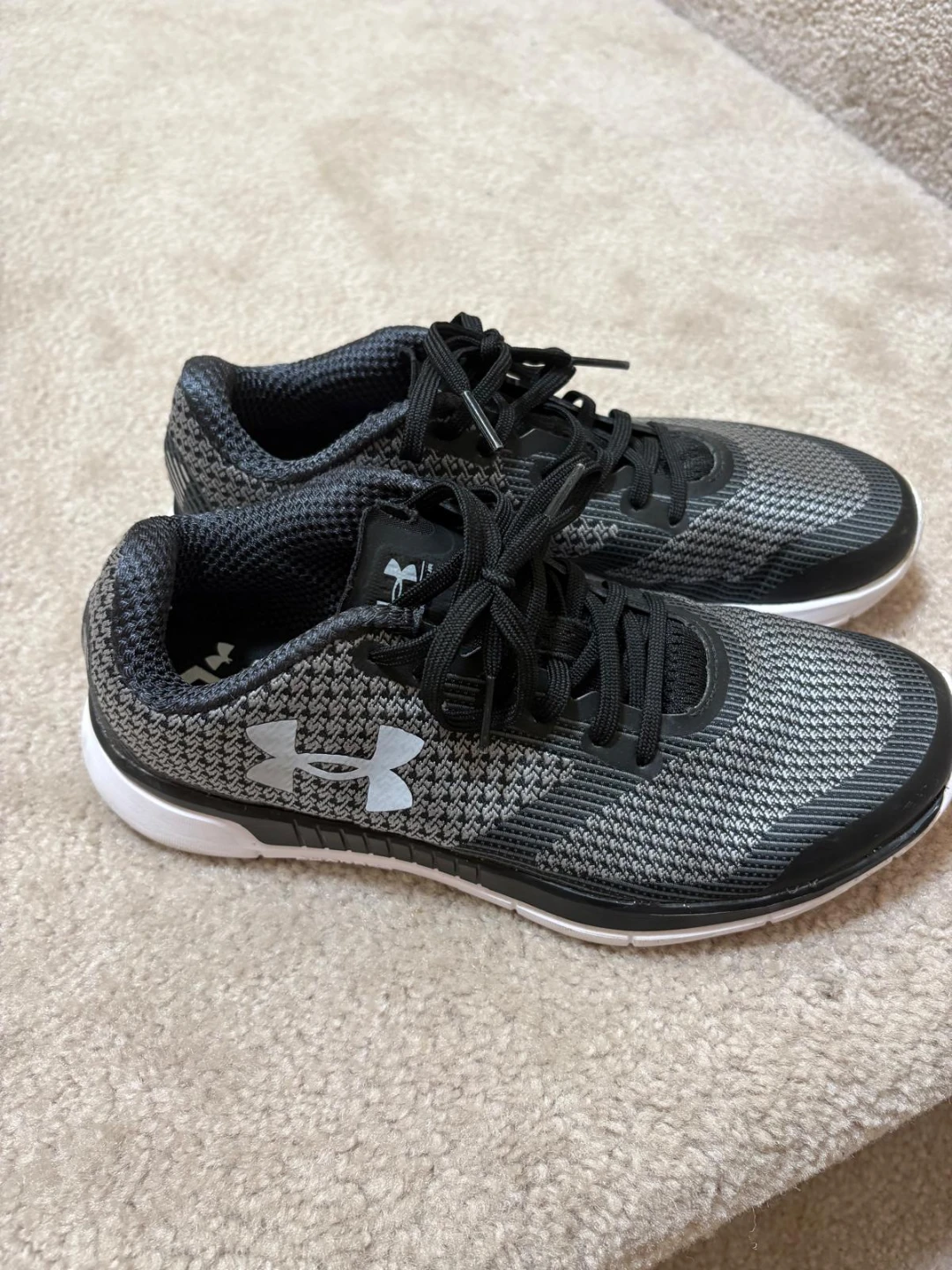 Under Armour Women's Running Shoes Size 7.5